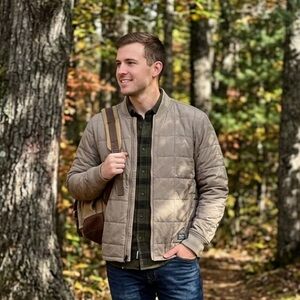 Eddie Bauer Men's Quilted Bomber Jacket Tan Small